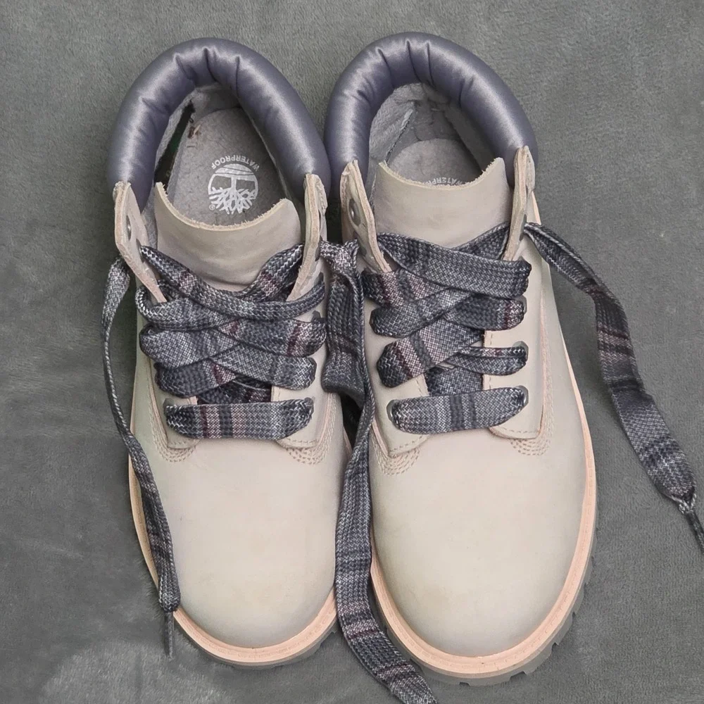 Timberland  Premium 6 in Waterproof  Pink Nubuck‎ Youth  Boots Size 3 VGC